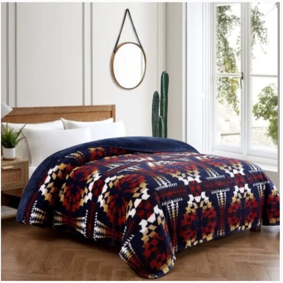 Pendleton Sherpa Fleece Serape Legend Lake Navy Blanket Size Queen - Picture 2 of 6